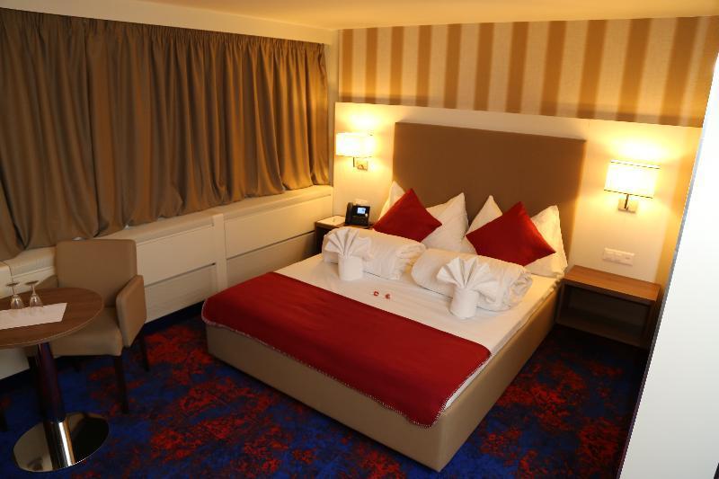 My Home Hotel - Free Parking Вінтертур Екстер'єр фото